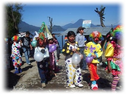 school children participate in fiesta in san antonio palopo